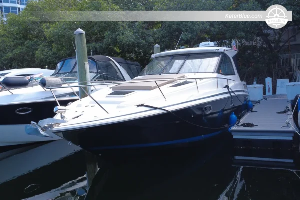 2015 Regal 35 Sport Coupe for Sale – 10.67m Express Cruiser, 2 Cabins, Miami Florida