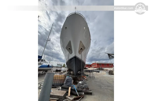 1977 Codecasa 27m Mega Yacht for Sale in Olbia with 4 Cabins Steel Hull