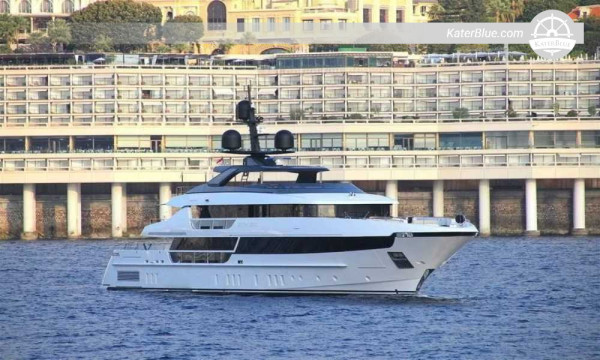 Sanlorenzo 52m 2017/2024 Refitted Luxury Motor Yacht for Sale in Viareggio