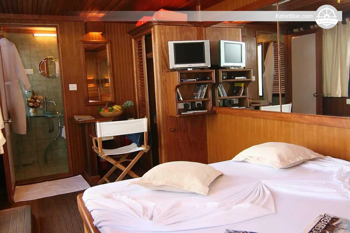 8 Days Weekly Private Maldives Yacht Charter Through South Malé & Vaavu Atolls with Nurse Sharks, Dolphins, Sandbanks, Turtle Lagoons & Island Villages