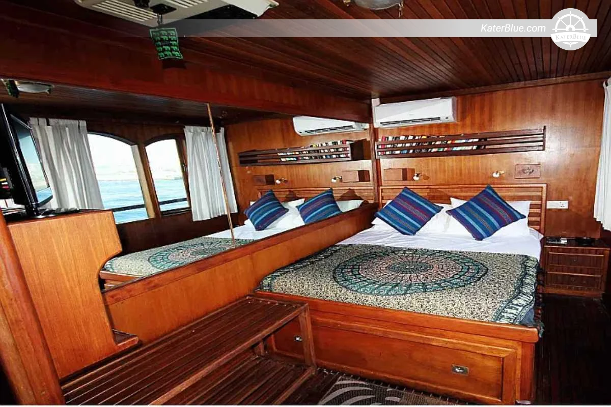 11 Days Luxury Maldives Yacht Expedition from Malé to Ari Atoll, Whale Shark Sanctuary, Manta Points, Desert Islands & Remote Coral Reefs