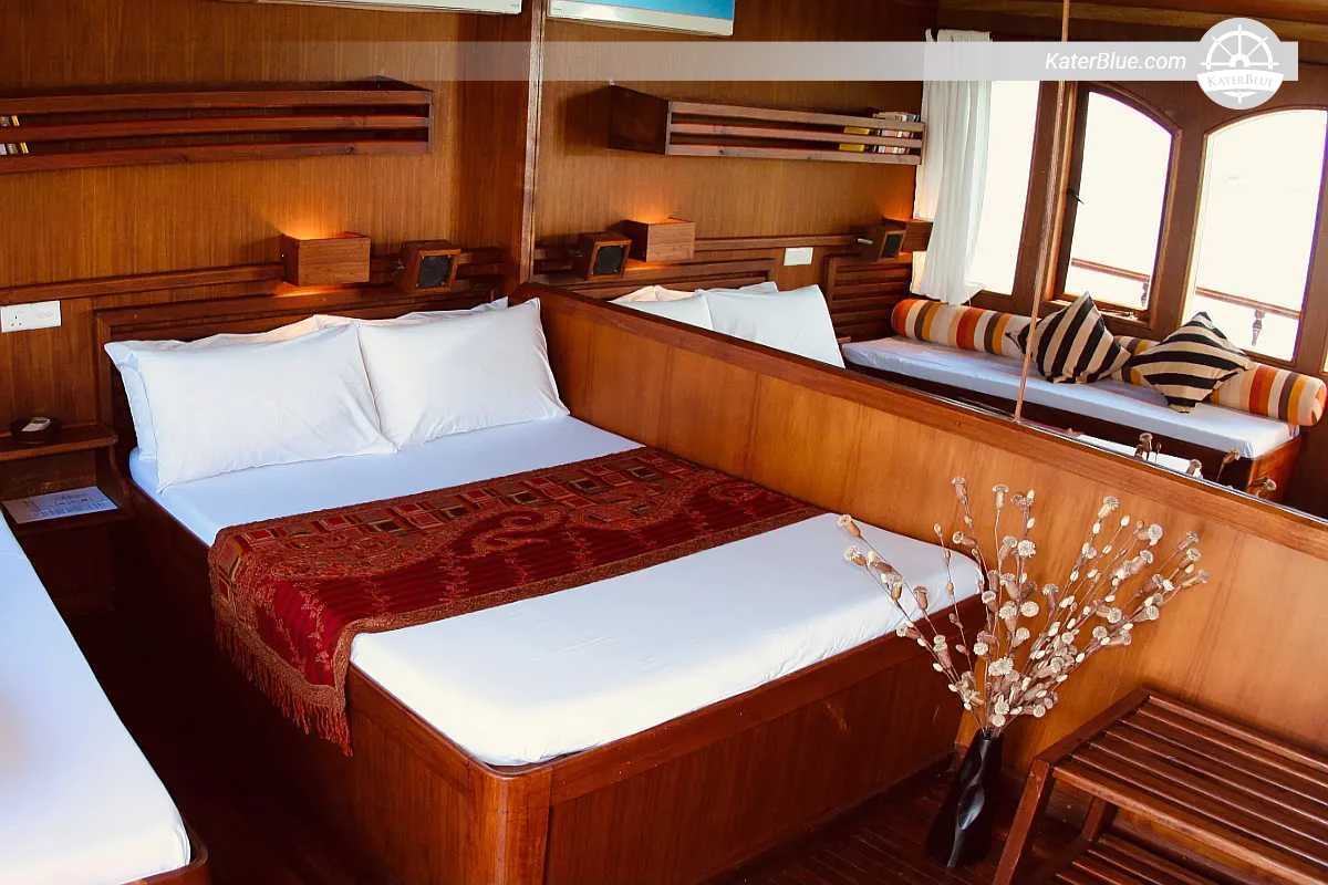 8 Day Private Yacht Charter South Malé Atoll Vaavu Atoll Maldives with Nurse Sharks Sandbanks Reefs & Island Culture for 6 Guests