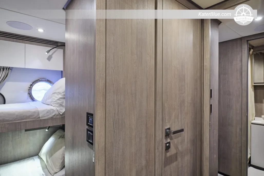 2021 Azimut S10 28.72m Luxury Motor Yacht for Sale in Greece with MTU Engines, Seakeeper Stabilizer and €2.2M Upgrades