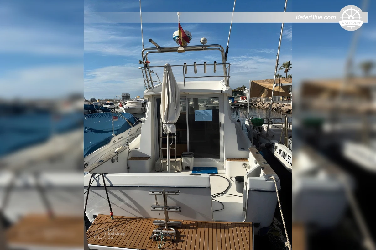 Beneteau Antares Series 9 Motor Boat for Sale in Ibiza, Spain - 8.23m Diesel Cruiser with Cabin