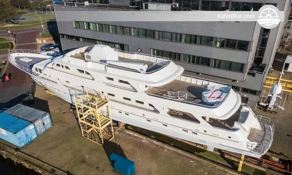 Feadship 44m 1975/2023 Refit Classic Luxury Yacht for Sale in Balk, Netherlands