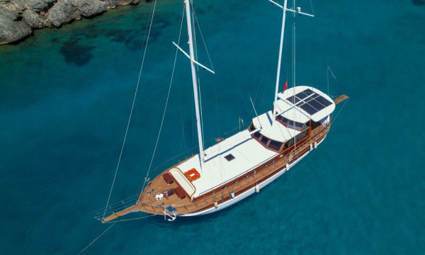Noleggio caicco confortevole e divertente per 10 persone a Bodrum Turchia