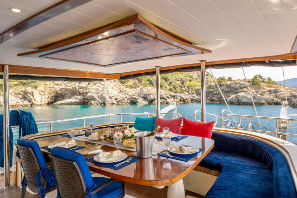 Affascinante noleggio di uno yacht privato a Fethiye Turchia