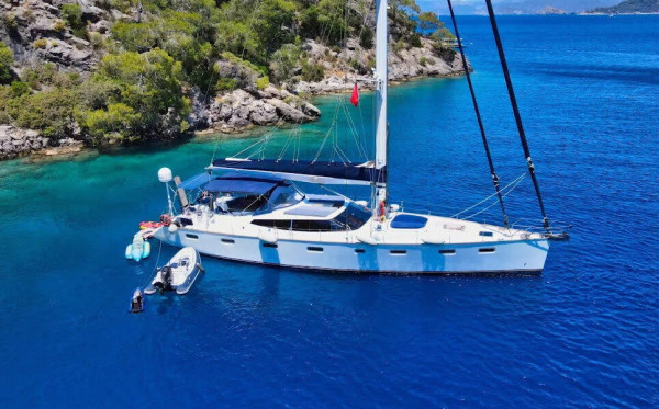 Einzigartiges Einrumpf-Segelboot 22 Meter 5 Kabinen zum Verkauf in der Türkei