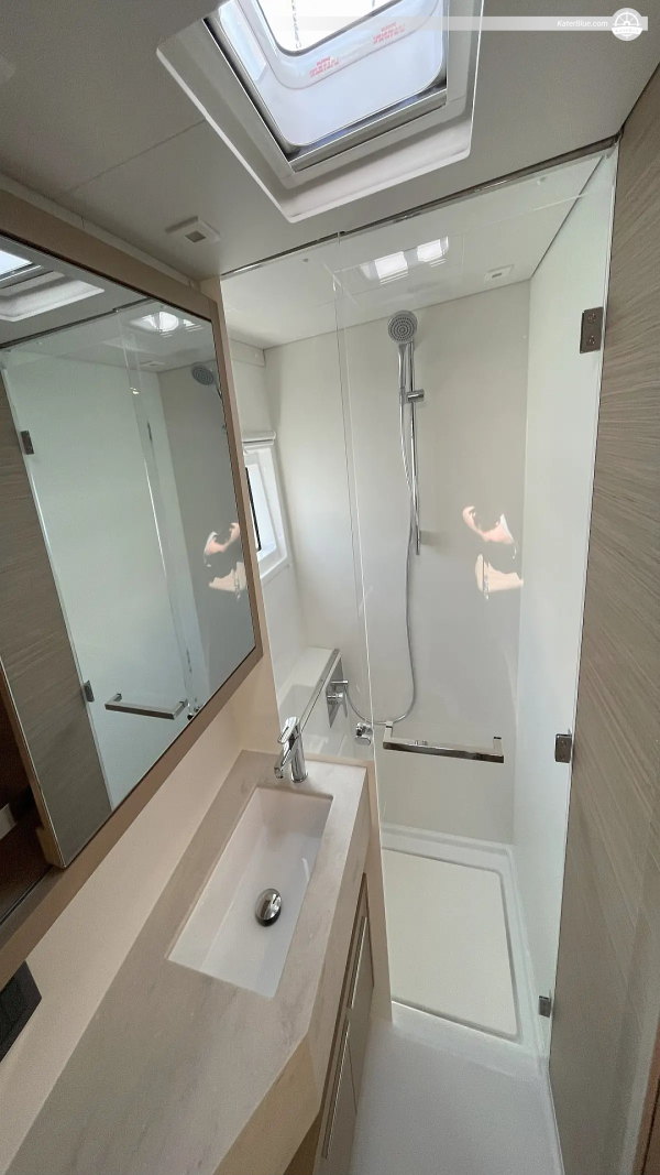 Dufour Grand Large 450, viikoittainen bareboat-charter Bequiassa, Saint Vincentissä ja Grenadiineilla