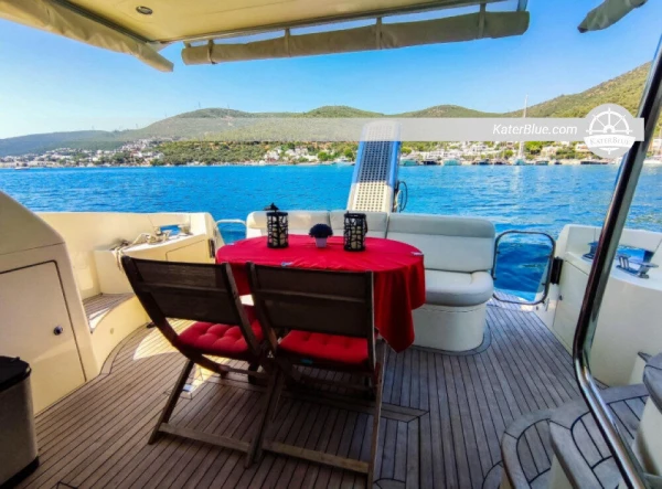 Incantevole tour di un giorno con il noleggio del Motor Yacht AZIMUT 46 FLY a Bodrum Muğla Turchia