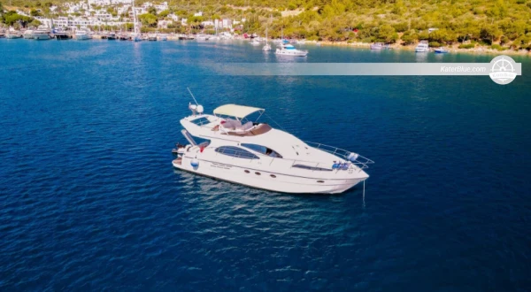 Incantevole tour di un giorno con il noleggio del Motor Yacht AZIMUT 46 FLY a Bodrum Muğla Turchia