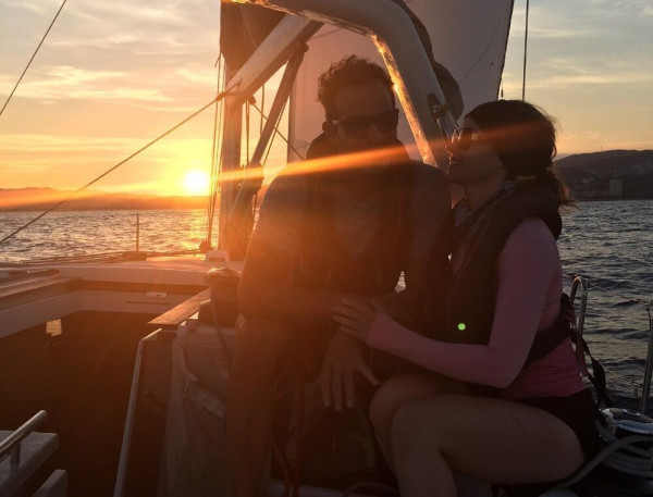 Crociera privata di mezza giornata in barca a vela Beneteau Oceanis41 a Barcellona, Spagna