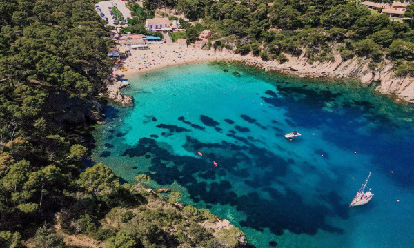 Vela sulla Costa Brava a Barcellona, ​​Spagna
