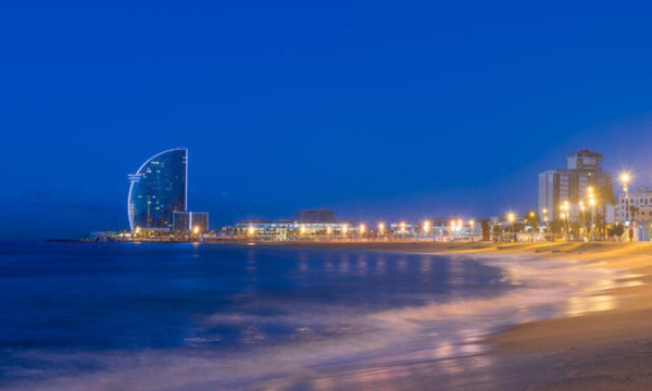 Splendida crociera al tramonto a Barcellona, ​​Spagna