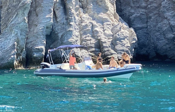 Paros Adaları Çevresinde Tercih Edilen Tekne Turları - Yunanistan, Aliki'de Deneyim