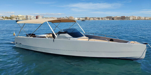4 hour sailing cruise on an excellent motor boat with skipper in Málaga, Spain