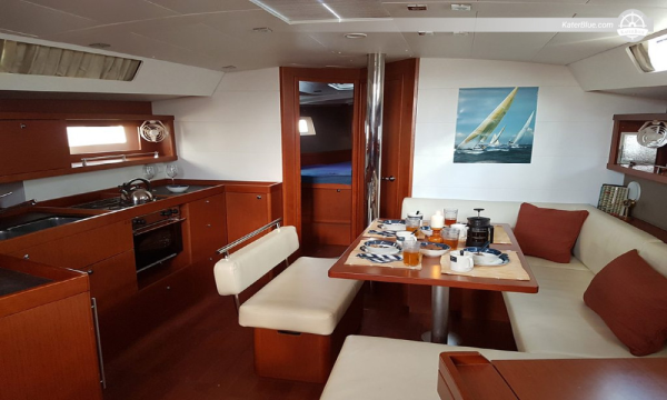 Pronájem plachetnice Oceanis 45 (4 kajuty) týdně na Lefkadě v Řecku