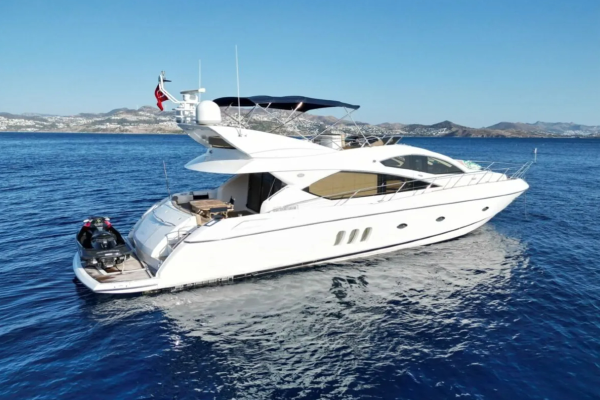 تأجير سفينة فاخرة من طراز Sunseeker أسبوعياً في ياليكافاك، تركيا