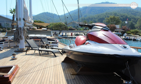 Weekly gulet sailing cruise for 12-pax Yalikavak Turkey