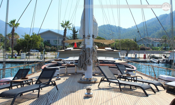 Weekly gulet sailing cruise for 12-pax Yalikavak Turkey