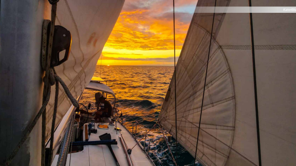 Overnight private charter from Miami to Key Largo aboard Beneteau Oceanis 400